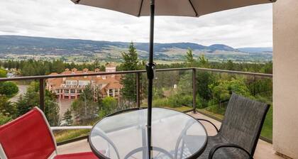 2BR | Pool, Hot Tub, Golf, UBC & Airport