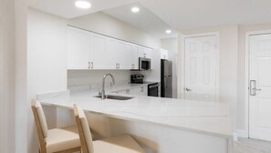 Private kitchen - Disney Area Resort Escape! (Kissimmee)