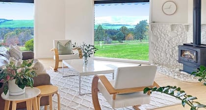 Cedar & Mist — Sauna, Hot Tub & Mt Buller Views