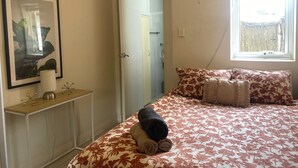 Unclassified image, 2 of 14, button - Central Bondi Garden Unit (Sydney)