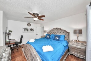 Room - Cozy 3-bedroom house 40 Minutes From FIFA World Cup (Katy)