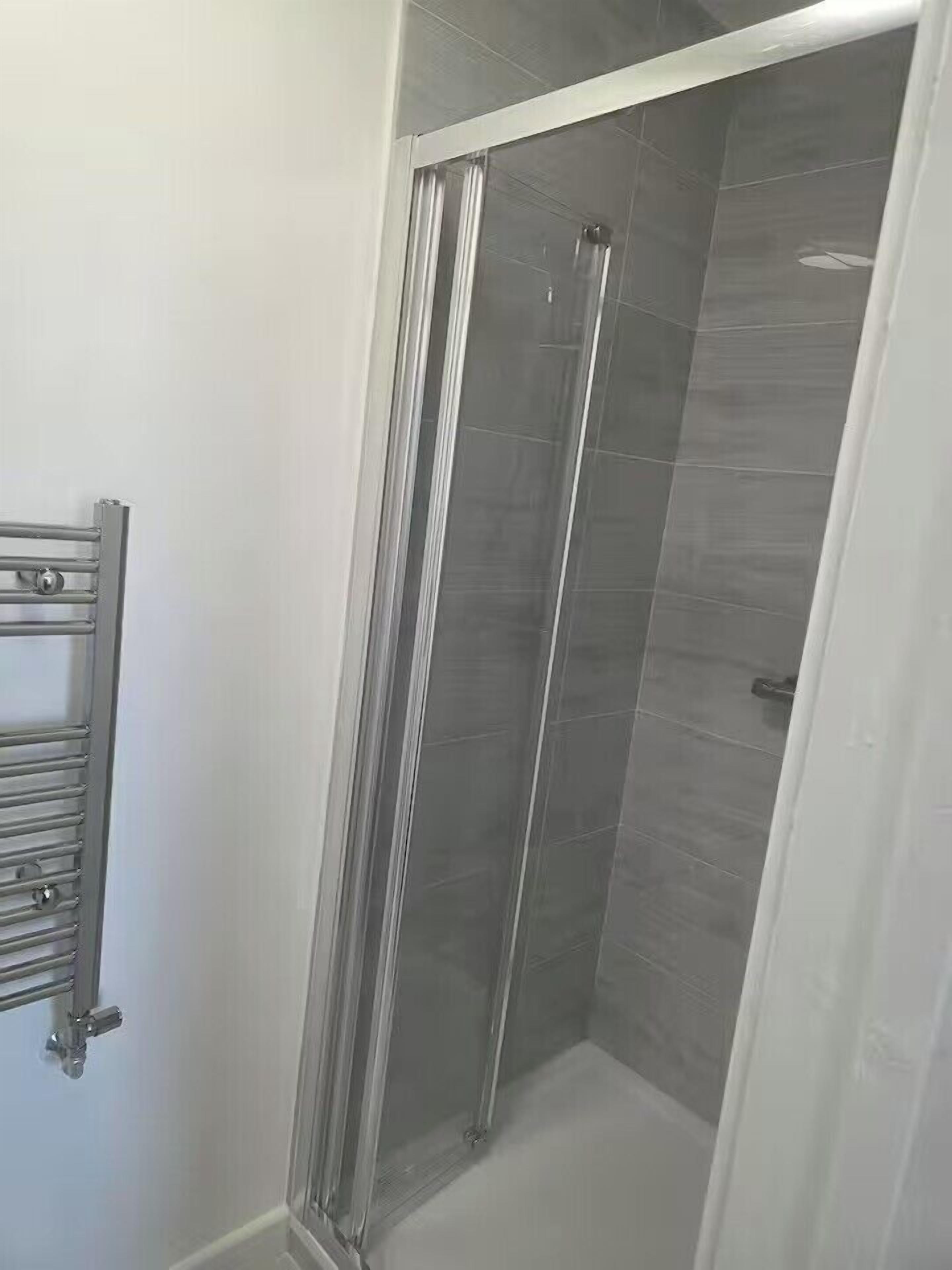 Shower, towels