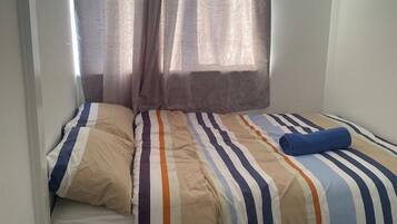 WiFi, bed sheets