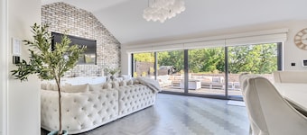 Rochester Retreat, Spacious 5 Bedroom House