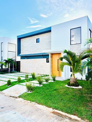 Exterior - Paraiso Caribeño: Villa with Pool and BBQ (Punta Cana)