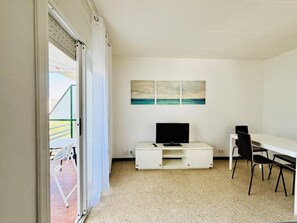 Interior - LUXEMBURG. Zona quiet on the Costa Brava (Roses)