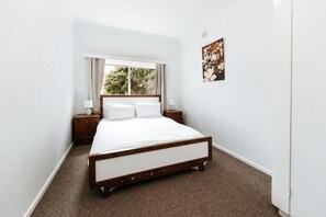 Bügeleisen/Bügelbrett, WLAN, Bettwäsche