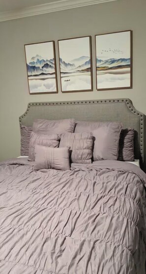 2 bedrooms, iron/ironing board, WiFi, bed sheets - Chic 2-bedroom apartment walking distance to MSU campus (Starkville)