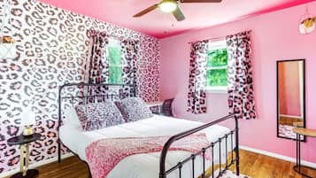 Desk, iron/ironing board, travel crib, WiFi