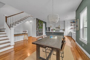 Dining - THE PARKER, A Modern Retreat Near Everything: 3 BR, 3.5 bathroom house Sleeps 8 (Houston)
