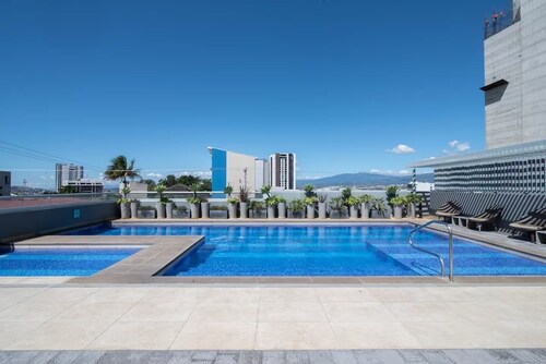 11th Floor Luxury Apartment W/ AC