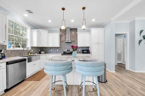 Coffee/tea maker, fridge, microwave, oven - 🦩Book Me Baby! Juan Sweet Beach House in Santa Rosa Beach🦩 (Santa Rosa Beach)