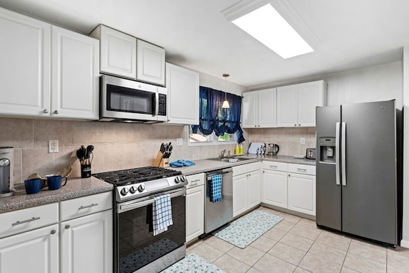 Fridge, microwave, oven, stovetop - Perfect for Families, Pet Friendly, Games Room (Ballwin)