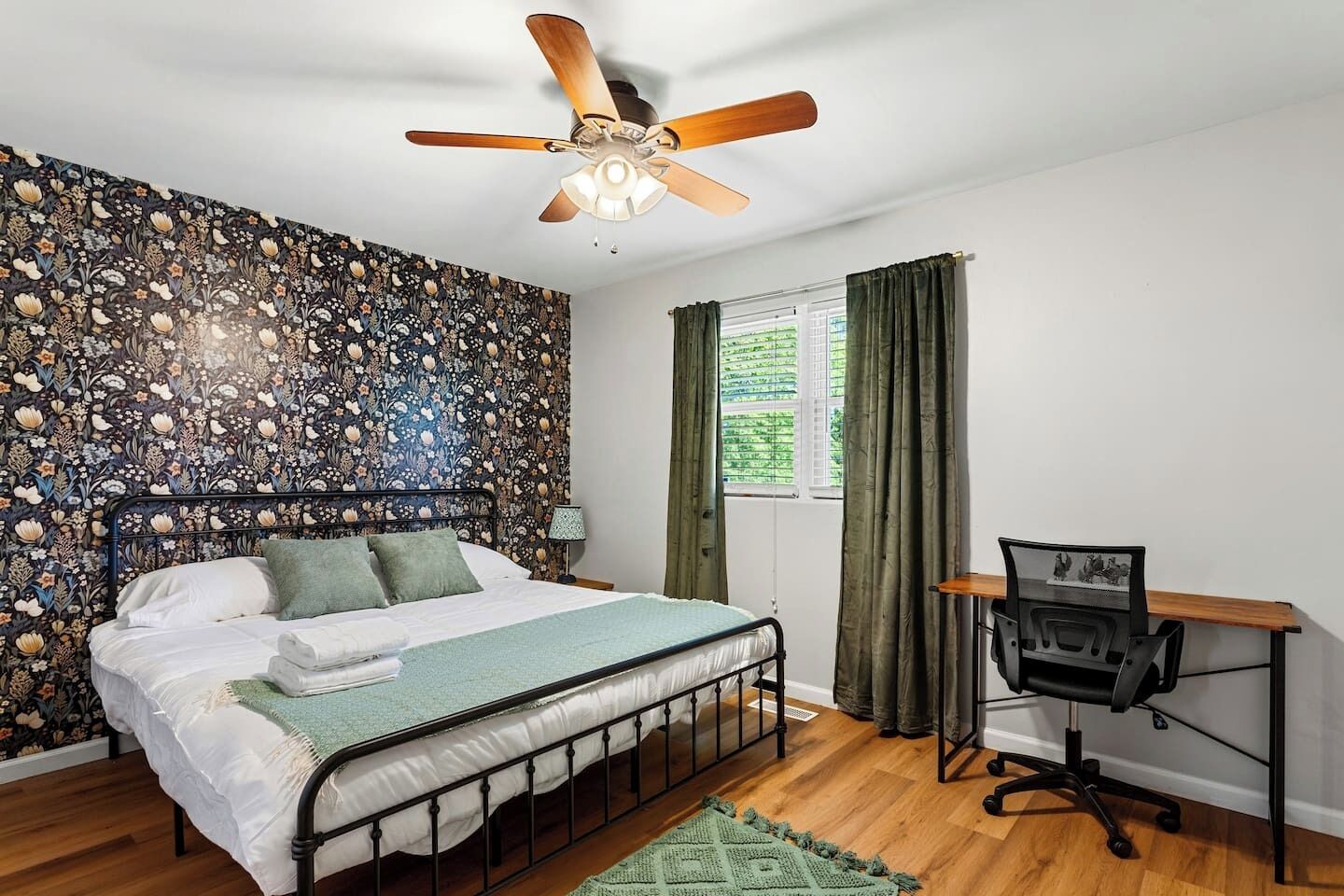Room. Perfect for Families, Pet Friendly, Games Room