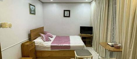 Deluxe Single Room, Balcony, City View | Free WiFi