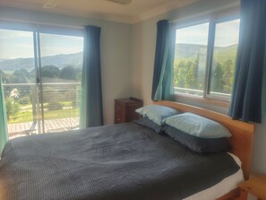 2 bedrooms, iron/ironing board, bed sheets - Whole House in Toora on 2 ha. elevated with incredible views to Wilsons Prom (Toora)