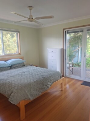 2 Schlafzimmer, Bügeleisen/Bügelbrett, Bettwäsche