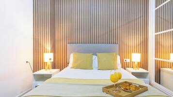 Iron/ironing board, Internet, bed sheets