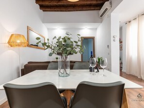 Dining - Sunset Boutique Apartment Living4malaga (Malaga)