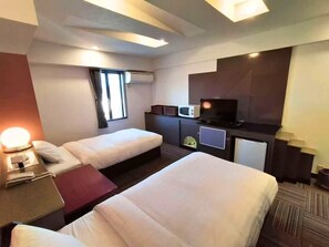 Basic Twin Room | In-room safe, iron/ironing board, free WiFi - fujioutlethotel (gotemba-shi)