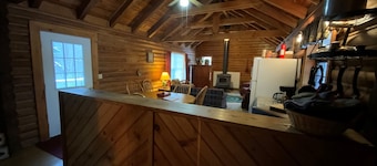 Dreams End Woodcliff Cabin