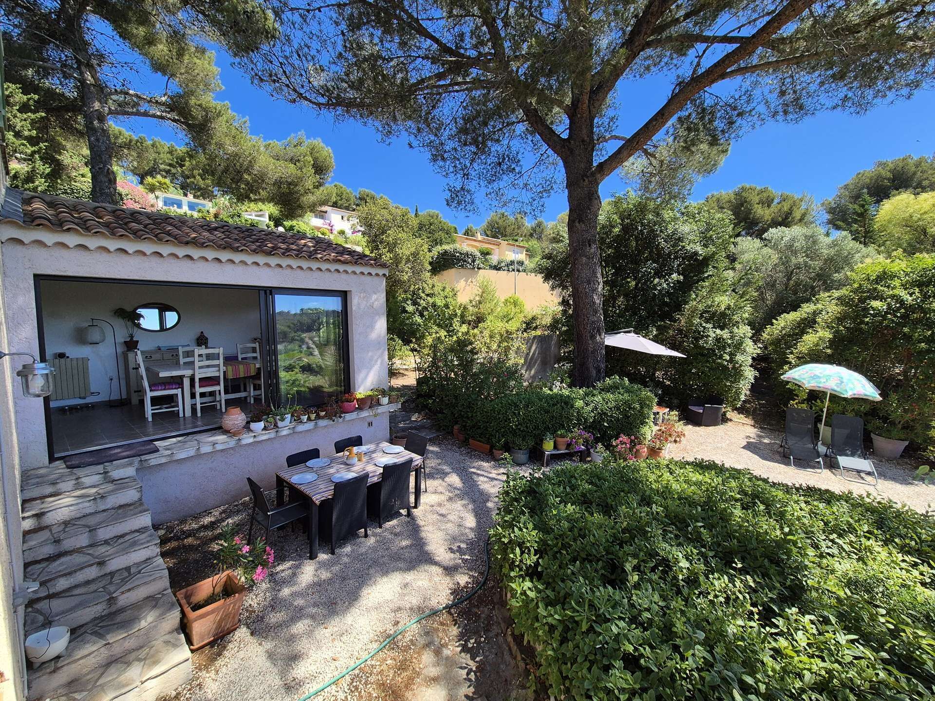 تناول الطعام بالخارج