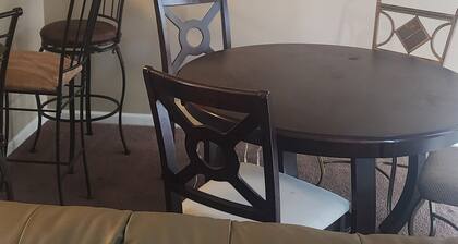 2 Master bedrooms condo with Two walk in Closets and half bath main floor