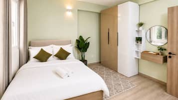 3 bedrooms, iron/ironing board, WiFi, bed sheets