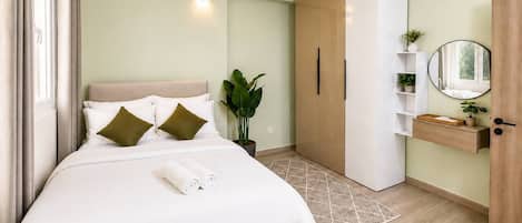 3 bedrooms, iron/ironing board, WiFi, bed sheets