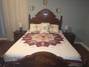 3 habitaciones, tabla de planchar con plancha, wifi y ropa de cama 