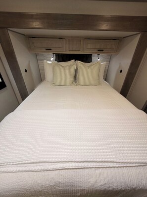 1 Schlafzimmer, Reisekinderbett, kostenloses WLAN, Bettwäsche