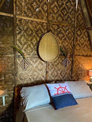 Habitación Deluxe, vistas al patio | Tabla de planchar con plancha y wifi gratis