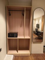 Habitación Deluxe, 1 cama de matrimonio, no fumadores | Armario