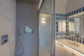 Bathroom - House Salú Suite (Praiano)