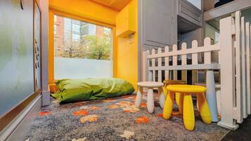 Iron/ironing board, free WiFi, bed sheets, wheelchair access