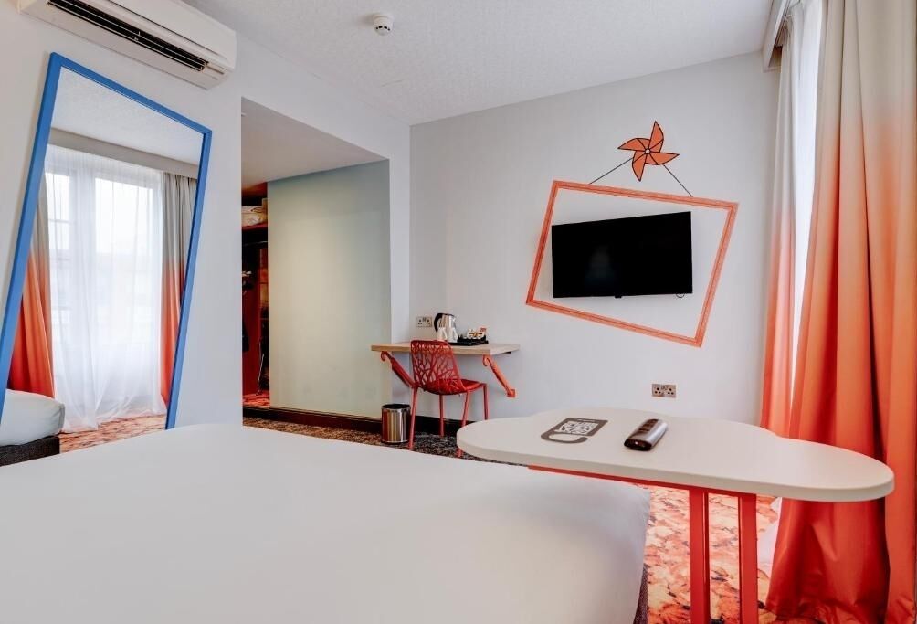 Iron/ironing board, free WiFi, bed sheets, wheelchair access