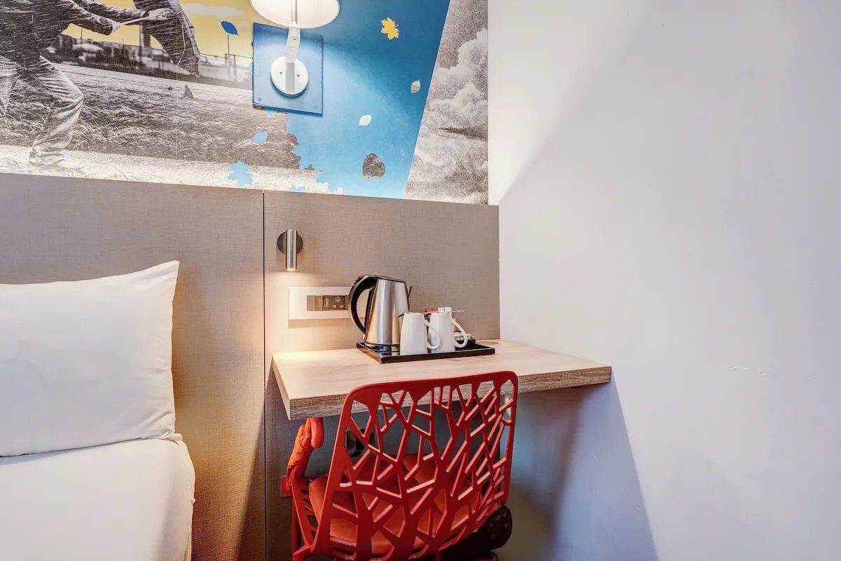 Iron/ironing board, free WiFi, bed sheets, wheelchair access