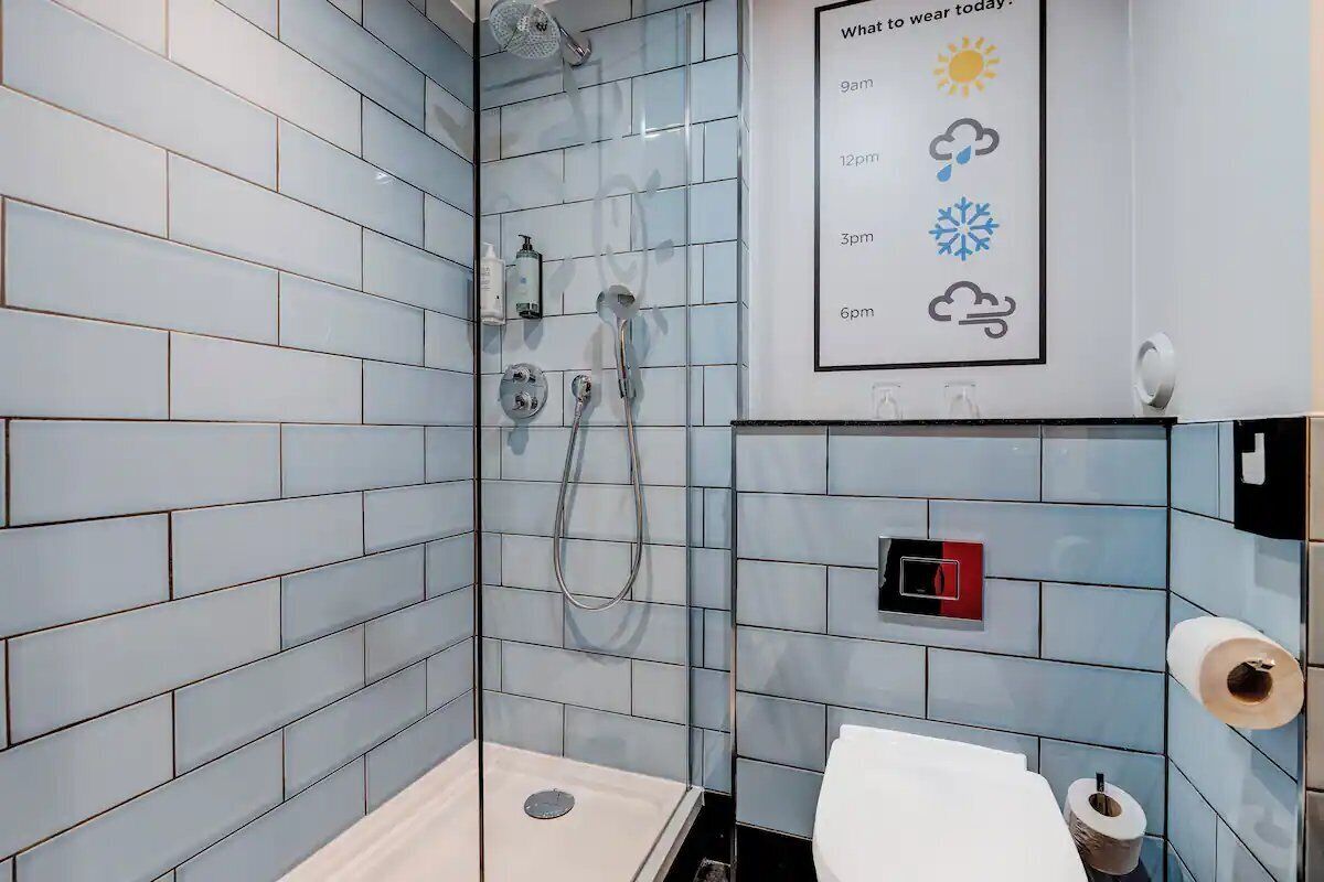 Hair dryer, towels