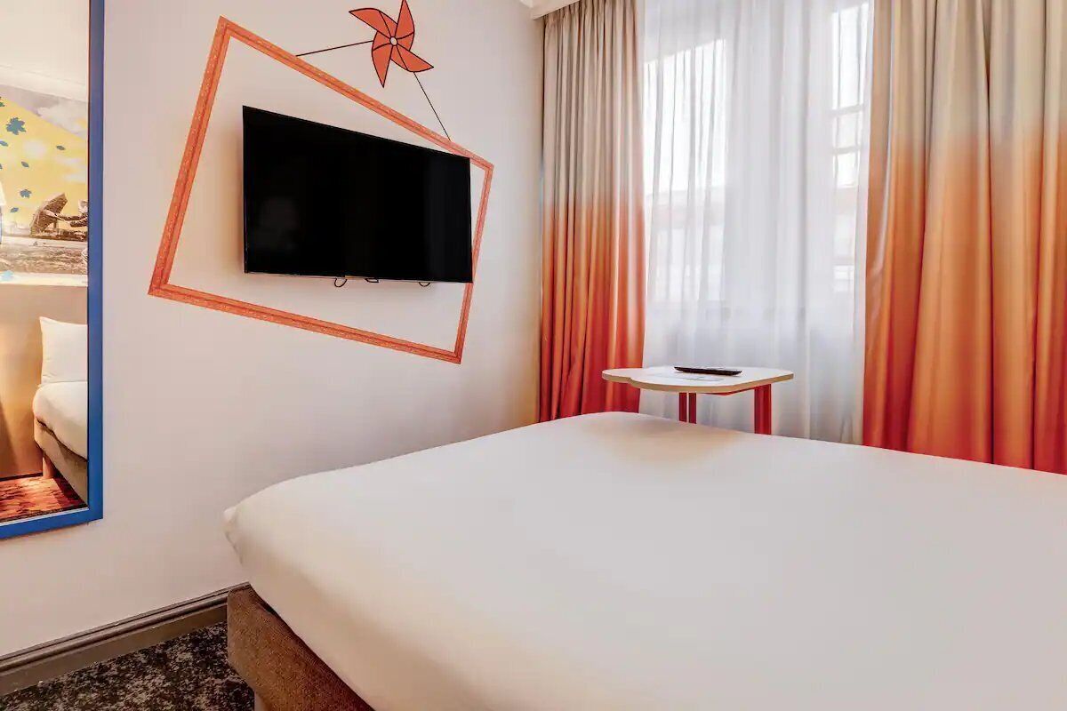 Iron/ironing board, free WiFi, bed sheets, wheelchair access