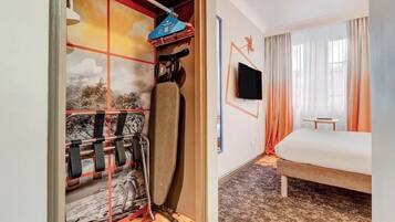 Iron/ironing board, free WiFi, bed sheets, wheelchair access