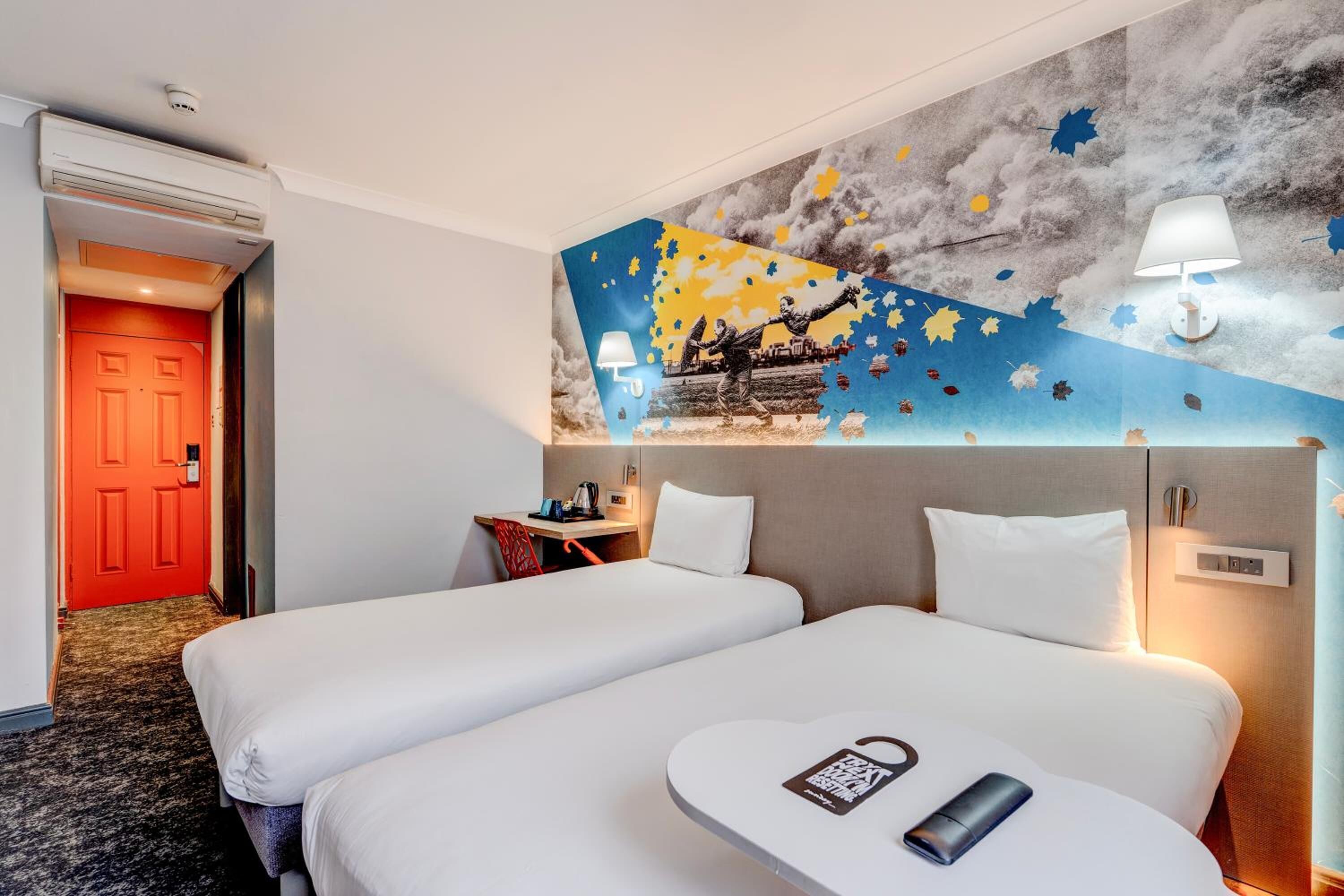 Iron/ironing board, free WiFi, bed sheets, wheelchair access