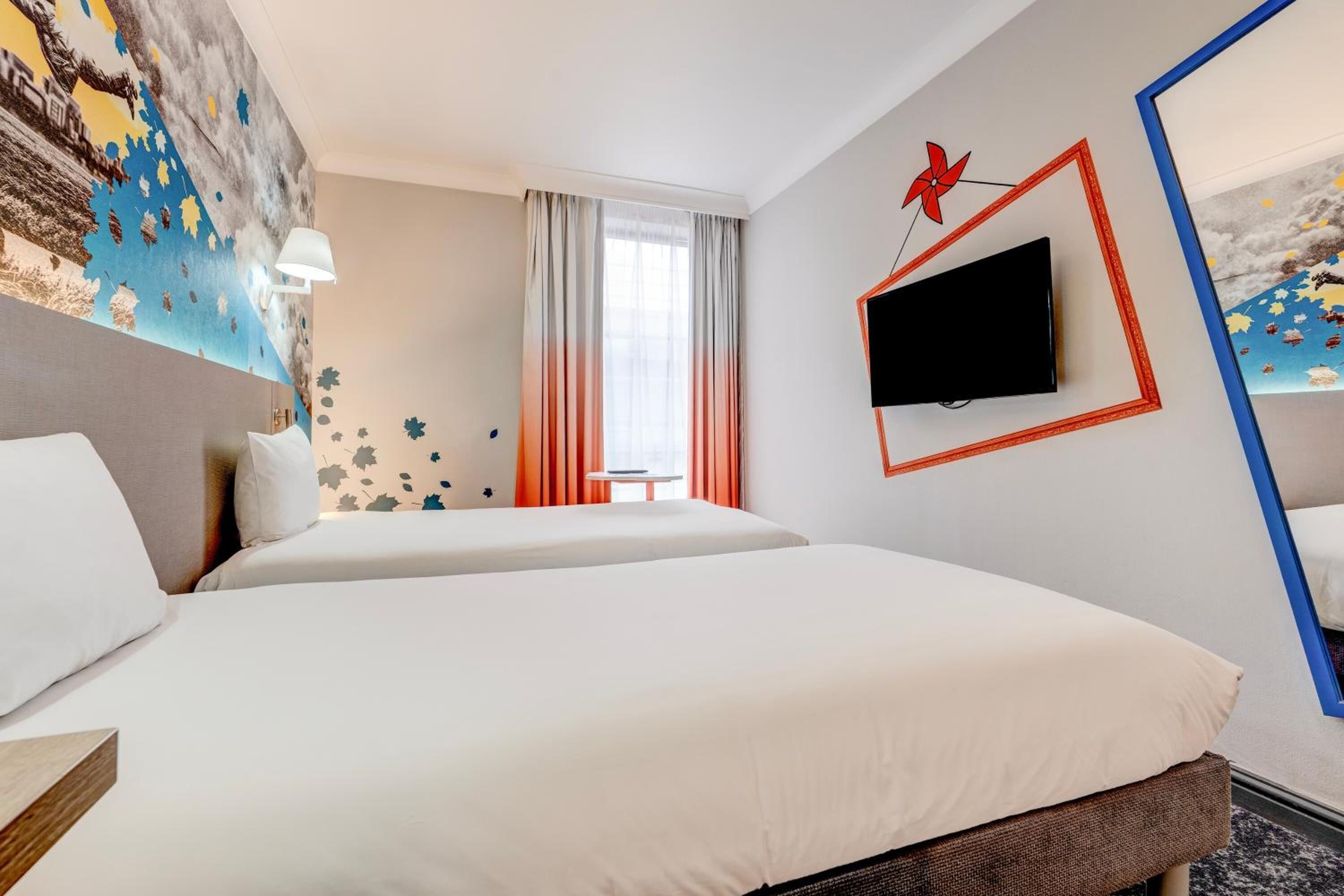 Iron/ironing board, free WiFi, bed sheets, wheelchair access