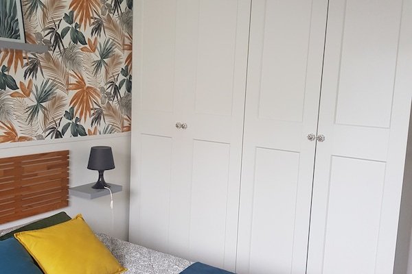 1 habitación, tabla de planchar con plancha, wifi y ropa de cama