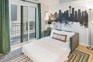 Room - Cozy 1 BR Condo ~ Space Needle ~ 99 walk score with AC and fitness room (Seattle)