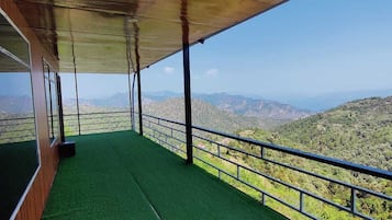 Double Room, Balcony, Mountain View | Property grounds