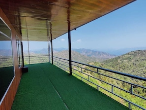 Property grounds - Kanatal Greenhood Resort (Kanatal)