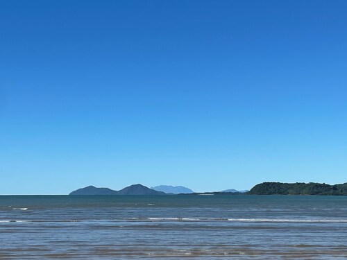 Comfortable beach getaway, family and pet-friendly