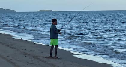 Comfortable beach getaway, family and pet-friendly
