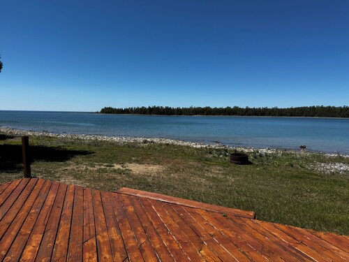 Drummond Island Hotel & Vacation Homes - Kaye's Little Cabin