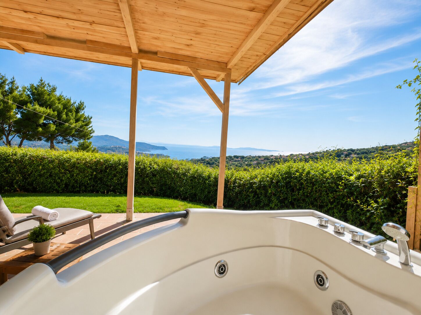 Comfort Studio, Sea View | Private spa tub